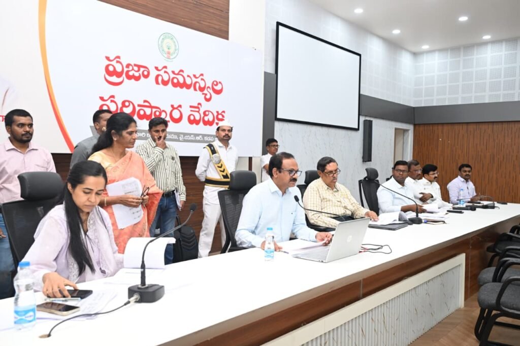 పి జి ఆర్ ఎస్ లో అందిన ప్రతి అర్జీని అధికారులు క్షేత్ర స్థాయి లో క్షుణ్ణంగా పరిశీలించిపరిష్కరించండి